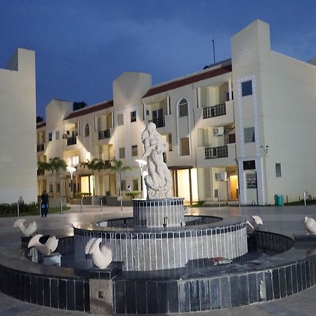 Home-Like Infinity Resort Vrindāvan Exterior photo