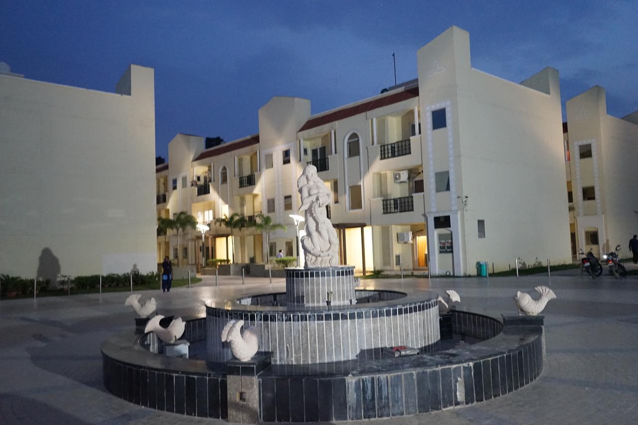 Home-Like Infinity Resort Vrindāvan Exterior photo