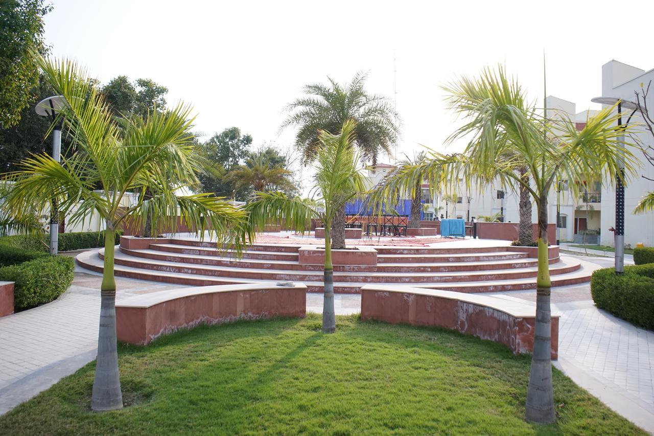 Home-Like Infinity Resort Vrindāvan Exterior photo